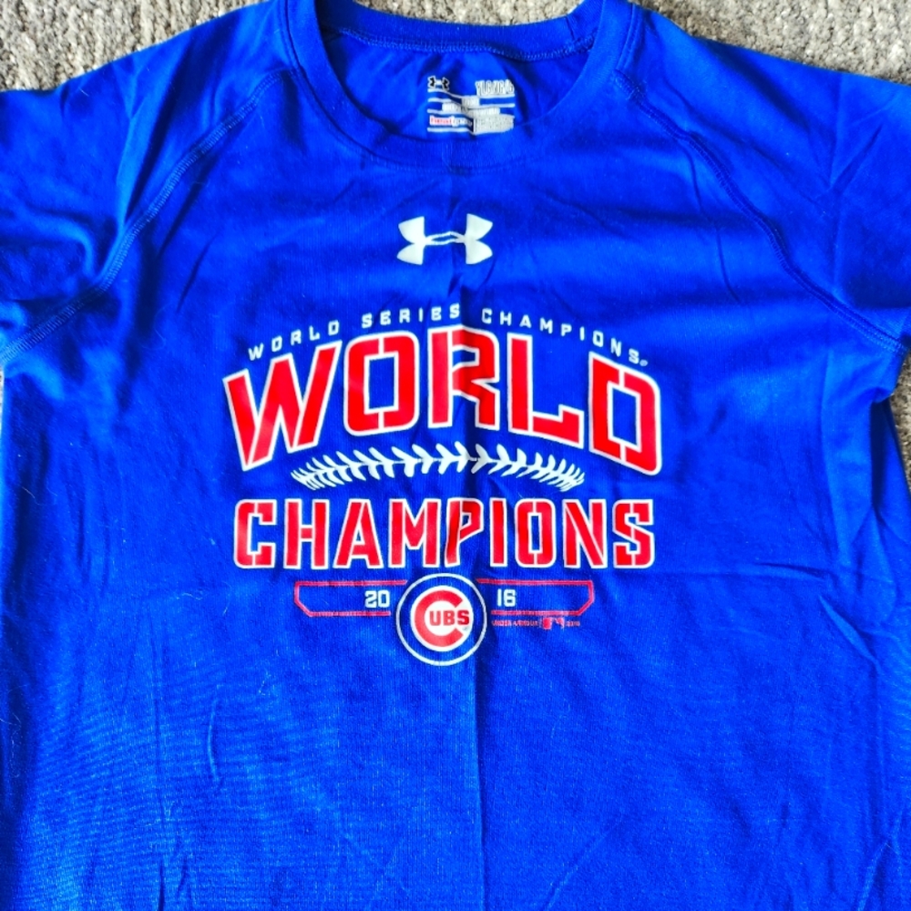 Chicago Cubs Under Armour shirt